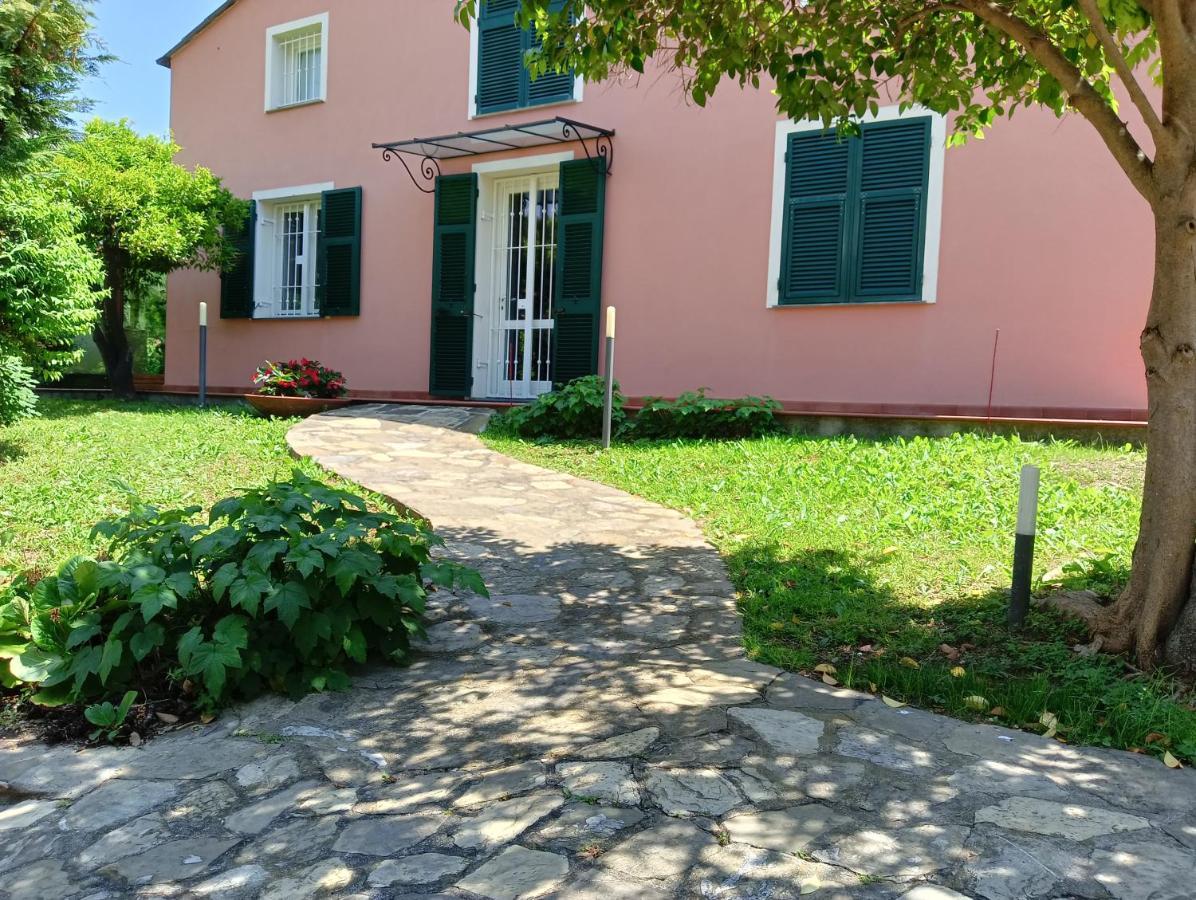 Villetta Con Giardino A Due Passi Dal Mare Imperia Exterior photo