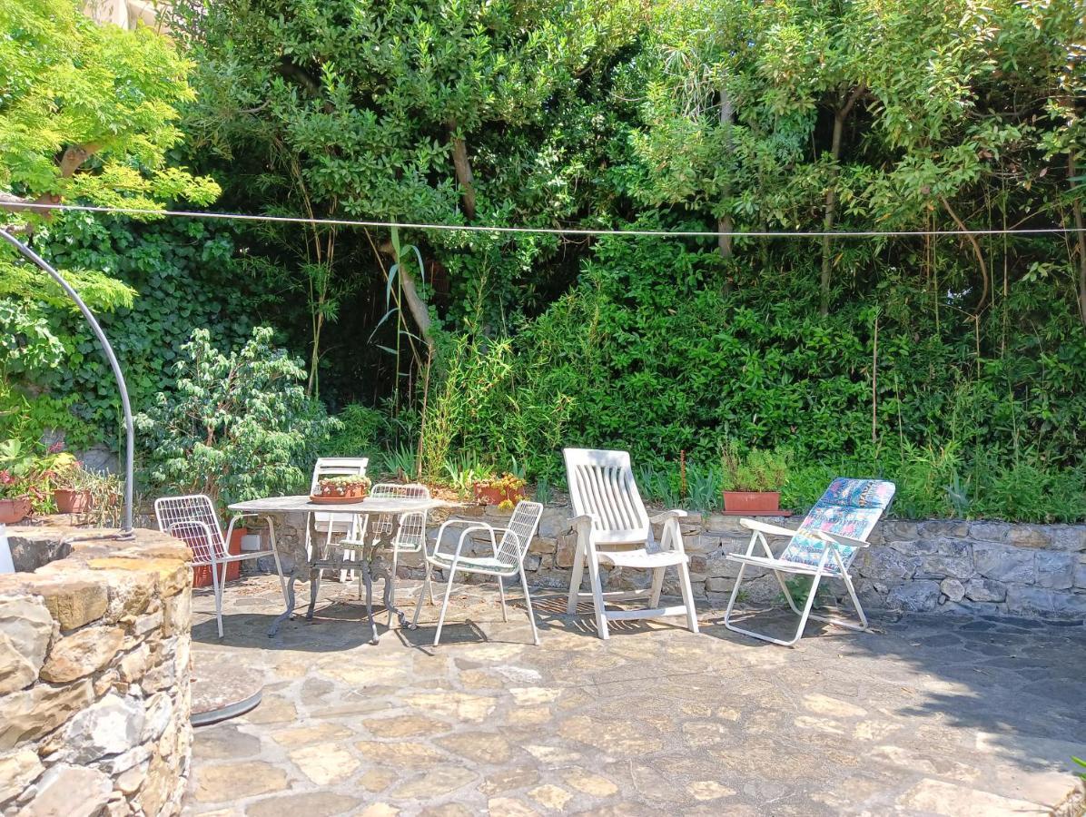 Villetta Con Giardino A Due Passi Dal Mare Imperia Exterior photo