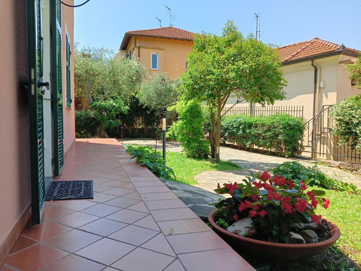 Villetta Con Giardino A Due Passi Dal Mare Imperia Exterior photo